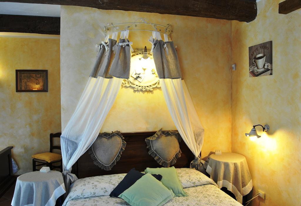 Le Macine Del Confluente Bed & Breakfast Badalucco Room photo